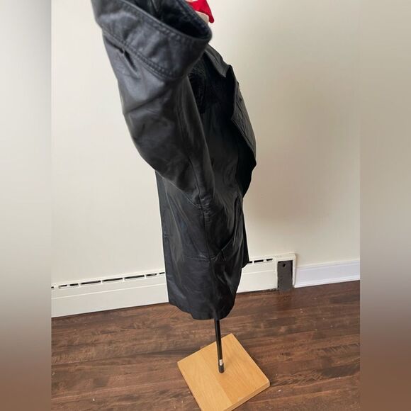 Vintage leather coat for women || oversized leather bomber jacket - Picture 8 of 13